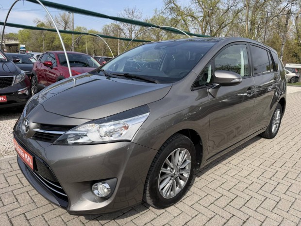 Toyota Verso 1.6 D-4D Executive [7 szem�ly] Meg...